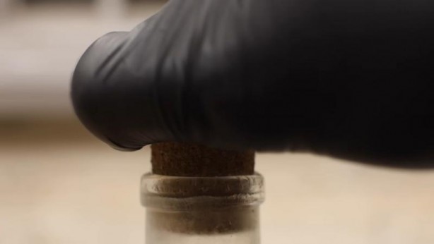 Foto - Paslanmış eski kilidi restore ederken gözlerine inanamadı! İçinden bakın neler çıktı