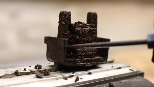 Foto - Paslanmış eski kilidi restore ederken gözlerine inanamadı! İçinden bakın neler çıktı