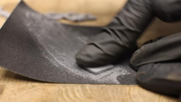 Foto - Paslanmış eski kilidi restore ederken gözlerine inanamadı! İçinden bakın neler çıktı