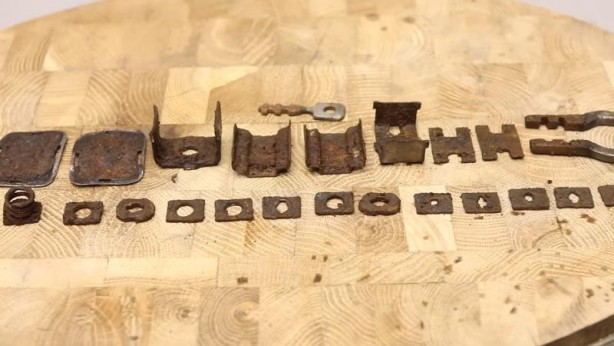 Foto - Paslanmış eski kilidi restore ederken gözlerine inanamadı! İçinden bakın neler çıktı