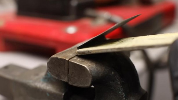 Foto - Paslanmış eski kilidi restore ederken gözlerine inanamadı! İçinden bakın neler çıktı