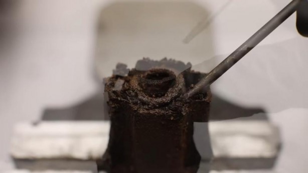 Foto - Paslanmış eski kilidi restore ederken gözlerine inanamadı! İçinden bakın neler çıktı