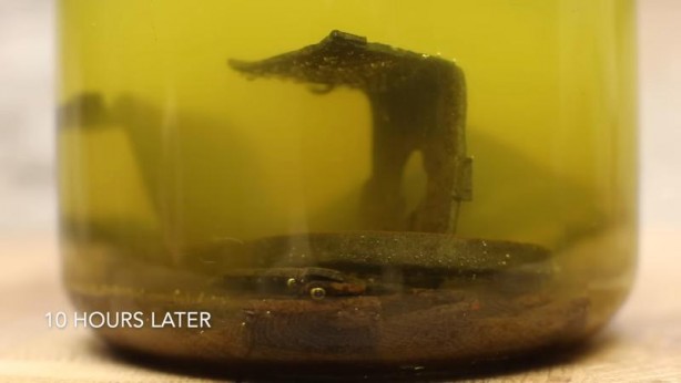 Foto - Paslanmış eski kilidi restore ederken gözlerine inanamadı! İçinden bakın neler çıktı