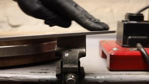 Foto - Paslanmış eski kilidi restore ederken gözlerine inanamadı! İçinden bakın neler çıktı