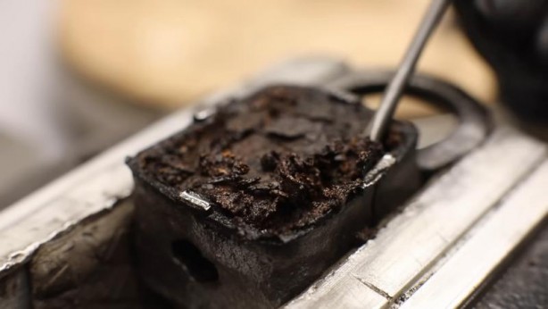 Foto - Paslanmış eski kilidi restore ederken gözlerine inanamadı! İçinden bakın neler çıktı