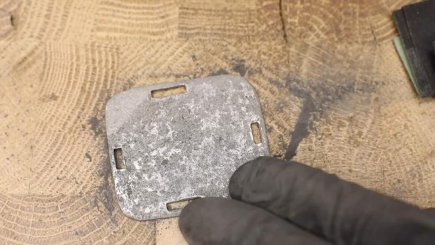 Foto - Paslanmış eski kilidi restore ederken gözlerine inanamadı! İçinden bakın neler çıktı