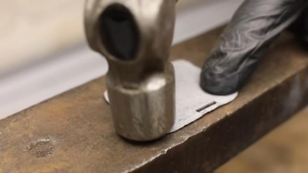 Foto - Paslanmış eski kilidi restore ederken gözlerine inanamadı! İçinden bakın neler çıktı