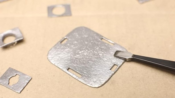 Foto - Paslanmış eski kilidi restore ederken gözlerine inanamadı! İçinden bakın neler çıktı