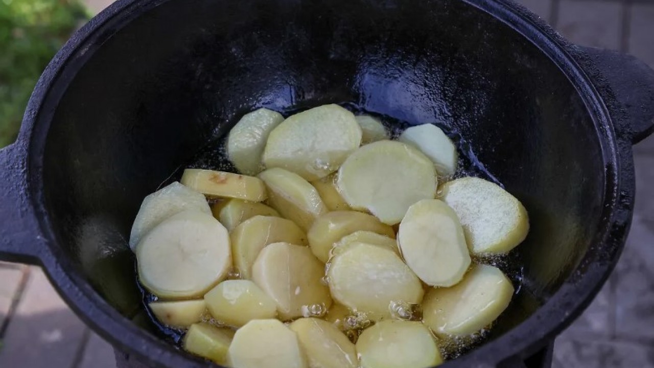 Foto - Patatesi böyle kızartanlar dikkat: Yediğiniz zehir olmasın!