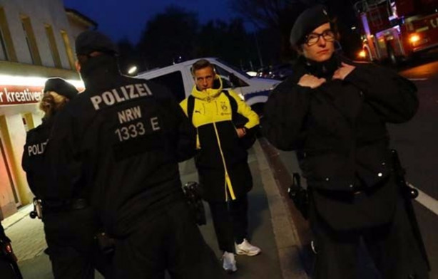 Foto - Patlama sonrası Nuri Şahin ve Emre Mor...