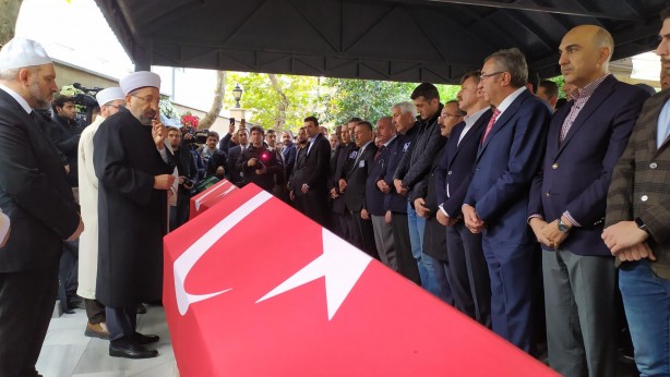 Foto - Patlamada kızını ve eski eşini kaybetmişti! Diriliş Ertuğrul oyuncusu tabutun başında gözyaşlarına boğuldu