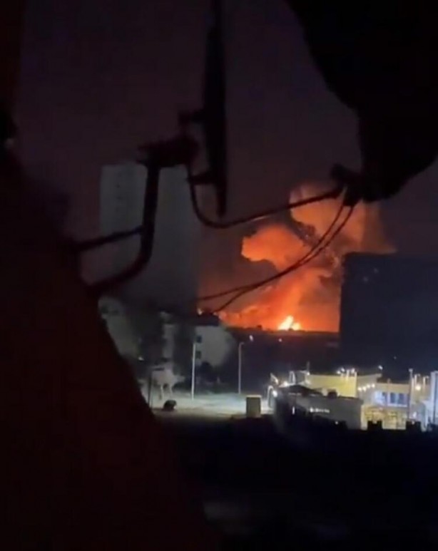 Foto - Patlamalar 70 km uzaklıktaki Rus üssünden duyuldu! Akdeniz kıyısında bombardıman…