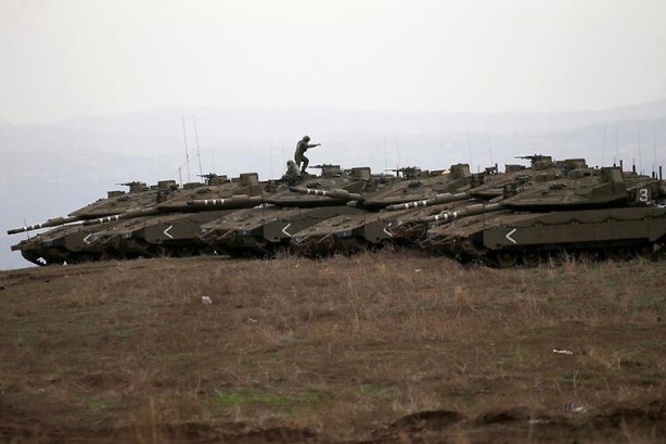 Foto - Patlamalar 70 km uzaklıktaki Rus üssünden duyuldu! Akdeniz kıyısında bombardıman…