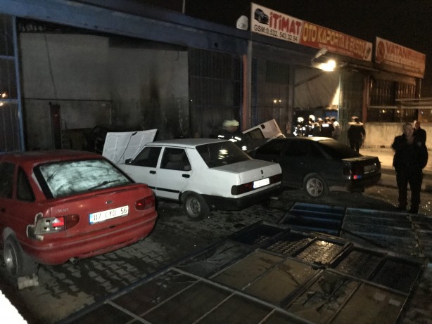 Foto - Patlayan LPG tankı iş yerinin kapısını havaya uçurdu