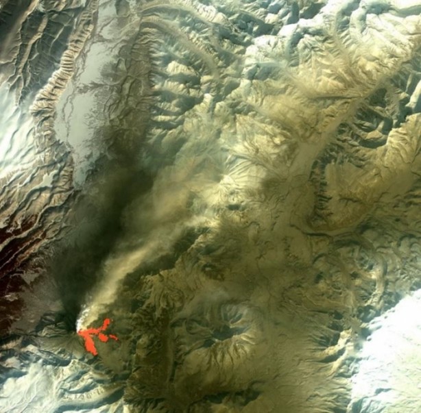 Foto - Patlayan yanardağlar uydudan böyle görünüyor!