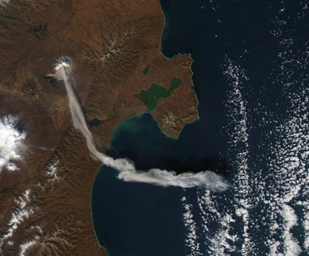 Foto - Patlayan yanardağlar uydudan böyle görünüyor!