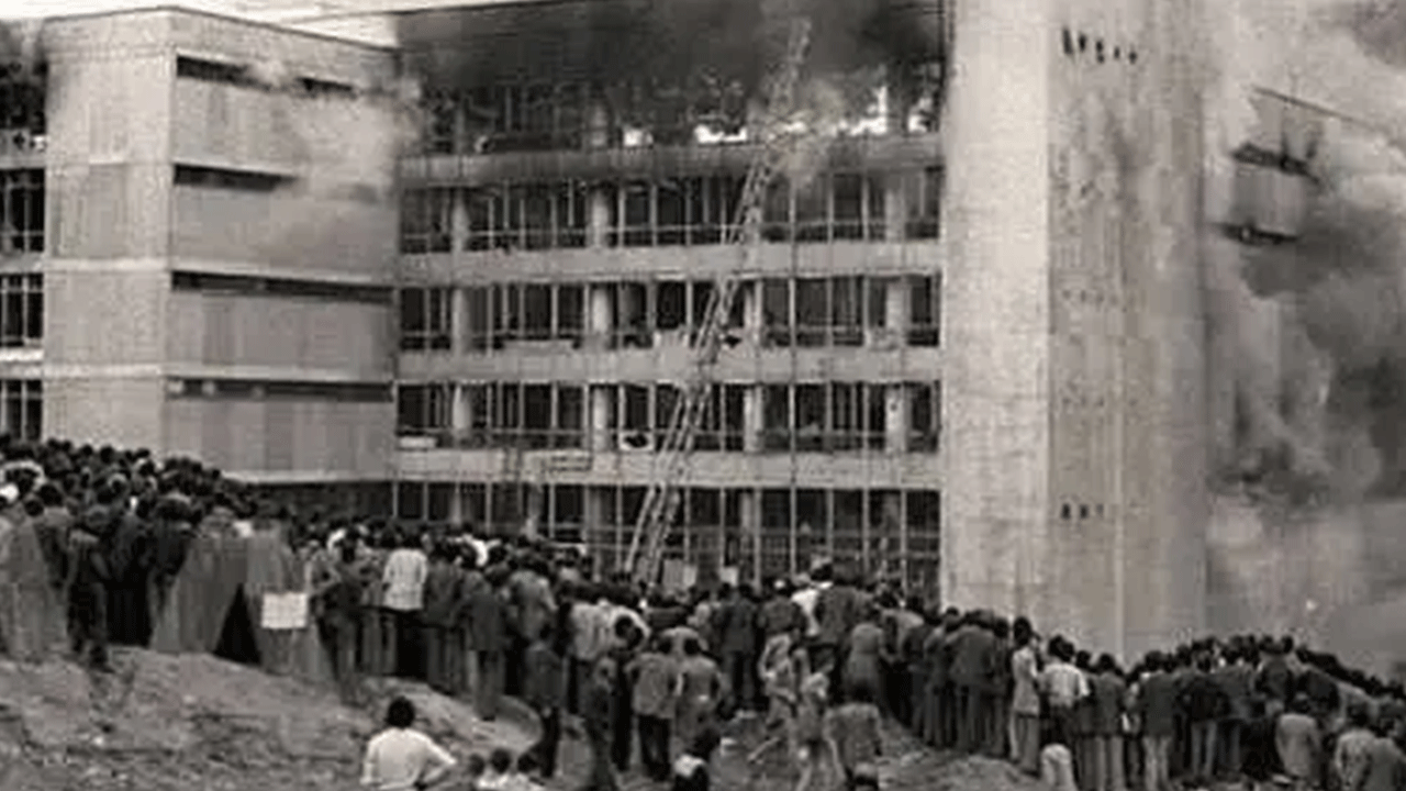 Foto - Patrona kızıp oteli yaktılar! İşte tarihin en ölümcül otel yangınları!