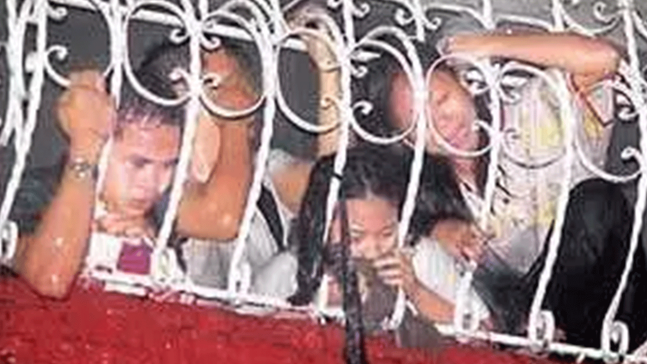 Foto - Patrona kızıp oteli yaktılar! İşte tarihin en ölümcül otel yangınları!