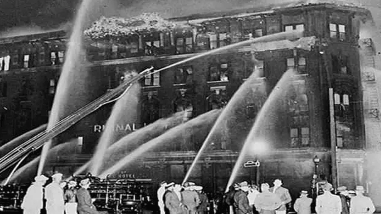 Foto - Patrona kızıp oteli yaktılar! İşte tarihin en ölümcül otel yangınları!