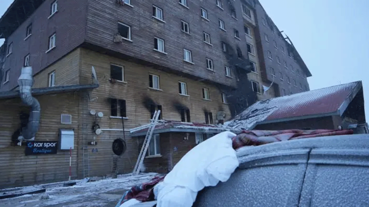 Foto - Patrona kızıp oteli yaktılar! İşte tarihin en ölümcül otel yangınları!