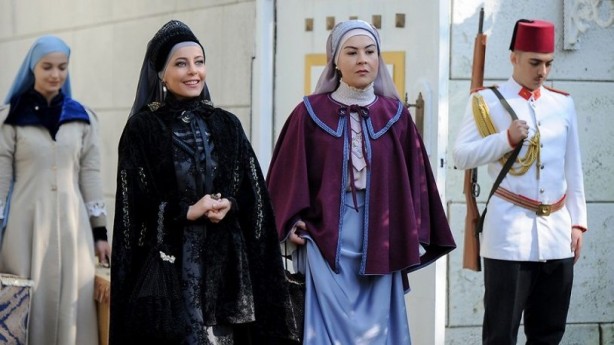 Foto - Payitaht Abdülhamid'den ayrılıyor mu? Yeni dizide ortaya çıkınca kafalar karıştı