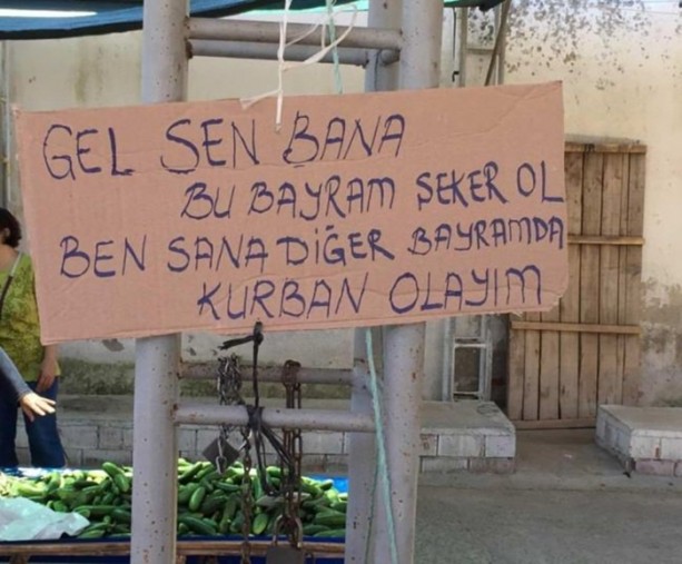 Foto - Pazar esnafı şiirleriyle gülümsetiyor