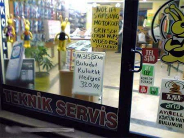 Foto - Pazar esnafı şiirleriyle gülümsetiyor