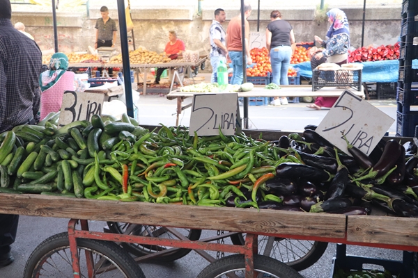 Pazar fiyatlarında düşüş devam ediyor
