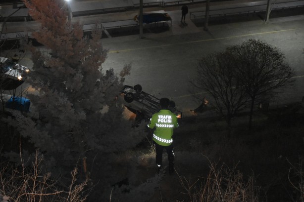 Foto - Pazar yerine havadan otomobil düştü