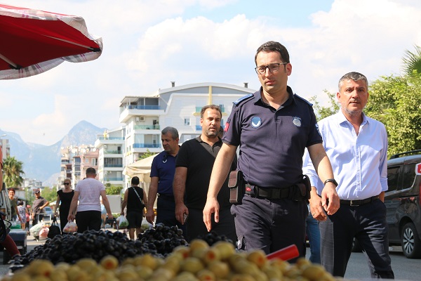 Foto - Pazarcılar neler yapmış neler! Denetime çıkan oda başkanı şoke oldu
