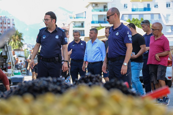 Foto - Pazarcılar neler yapmış neler! Denetime çıkan oda başkanı şoke oldu