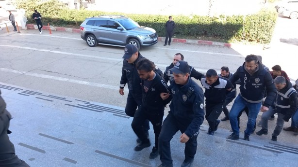 Foto - Pazarda kavga eden 6 Suriyeli sınır dışı edildi