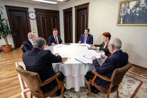 Foto - Pazarlıkta el yükseltme devam ediyor! İYİ Parti’den CHP’ye çok net yerel seçim mesajı: İttifak ruhunu kaybetti!