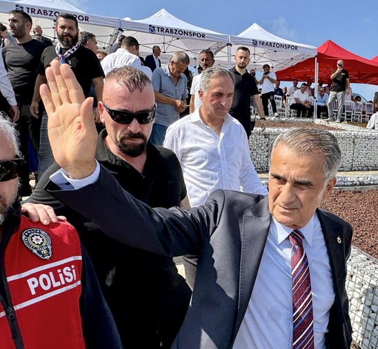 Foto - Peki bu kafayla nasıl olacak başarı! Şenol Güneş'e mesafeli tavır!