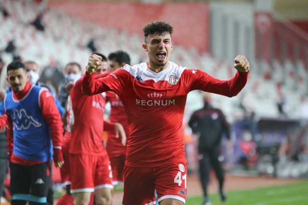 Foto - Peki sizin memleketinizde kim var? İşte ünlü futbolcuların memleketleri...