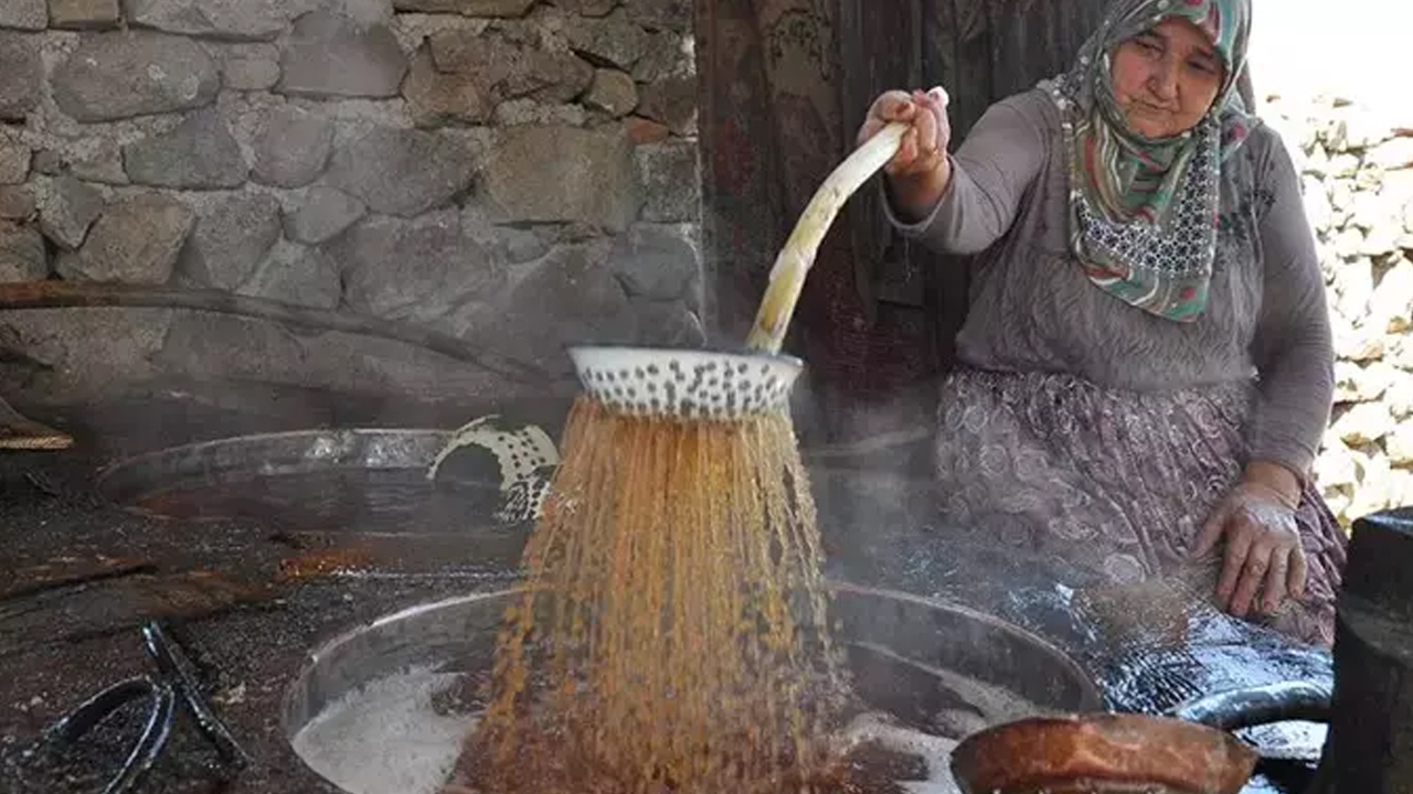 Foto - Pekmezin içine ekleyip kaşık kaşık yiyin! Boğazdaki mikrobu bıçak gibi kesiyor, hırıltılı öksürük ve balgamın kökünü kurutuyor