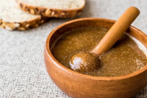 Foto - Pekmezin içine limon sıkıp içerseniz bakın ne oluyor! Aç karnına günde bir kaşık tüketen, etkisine inanamayacak