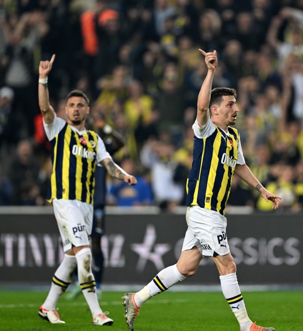 Foto - Penaltı mı değil mi Ahmet Çakar’dan çarpıcı yorum geldi: Fenerbahçe’de çatlak genişliyor: Müdahale etti artık: 