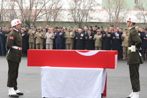 Foto - Pençe-Kilit Harekatı bölgesinde şehit olmuşlardı! Milli Savunma Bakanı Güler’in de katılımıyla Şırnak'ta tören yapıldı!