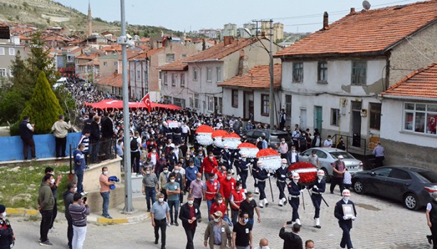 Foto - Pençe-Yıldırım şehidi son yolculuğuna uğurlandı