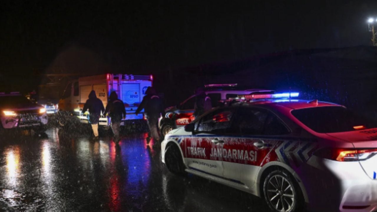 Foto - Pendik'te dere taştı: Sele kapılan iki kişi kayboldu!