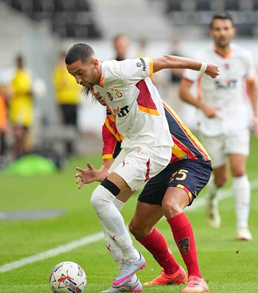 Foto - Performansı heyecanlandırdı! Galatasaray'da o isim kampın yıldızı oldu
