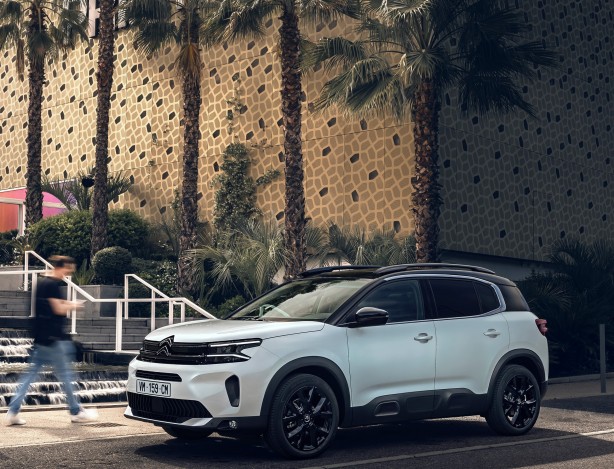 Performanstan ve konfordan ödün vermiyor! Yeni Citroen C5 Aircross Hybrid 136 Türkiye'de! Fiyatı ne kadar?