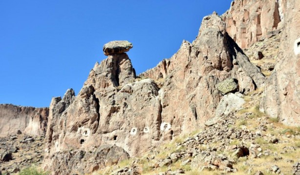 Foto - Peribacalarında 'kaya balı' üretimi