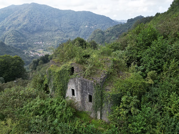 Foto - Perişan hale geldi! Bu ilçede tarihi yapılara rahat yok! 