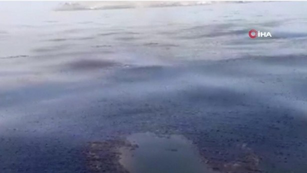 Foto - Peru acil eylem planına geçti! Ülkenin kıyıları petrol sızıntısı sonucu siyaha büründü