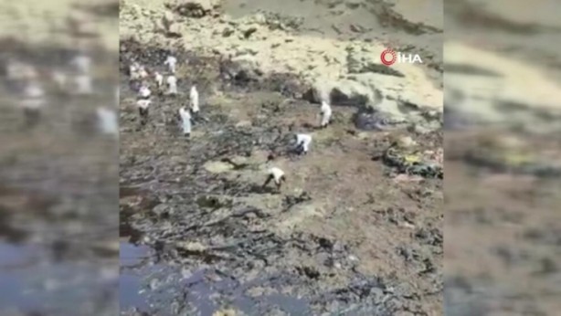 Foto - Peru acil eylem planına geçti! Ülkenin kıyıları petrol sızıntısı sonucu siyaha büründü