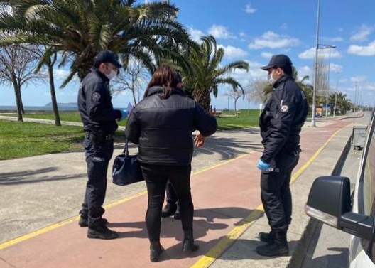 Foto - Pes dedirten görüntüler! Ahlaksızlığı koronavirüs bile durduramadı! 