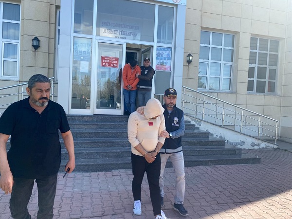 Foto - Pes dedirten ifade! Oyuncak silahla neler yapmış neler