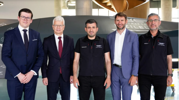 Foto - Peş peşe BAYKAR'ın kapısını çaldılar! Biri gidiyor, biri geliyor